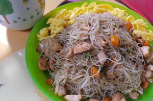 Resep Anak: Bihun Goreng Salmon Resep Anak: Bihun Goreng Salmon