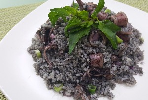 Resep Nasi: Nasi Goreng Cumi Hitam Resep Nasi: Nasi Goreng Cumi Hitam